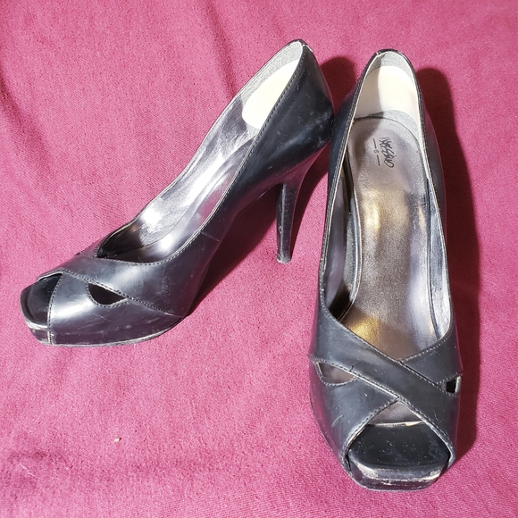Black criss-cross stiletto heels by Mossimo sz 7.5 - Picture 1 of 10